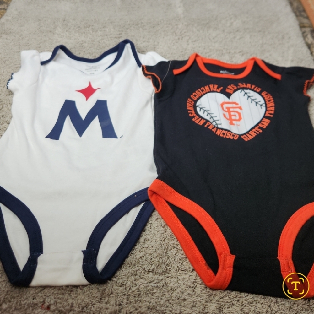 Toddler's 2 Pack of Baseball Team Onesies (S.F. Giants & Minnesota Twins)